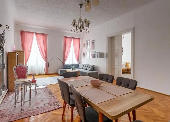 Mira Center Residence